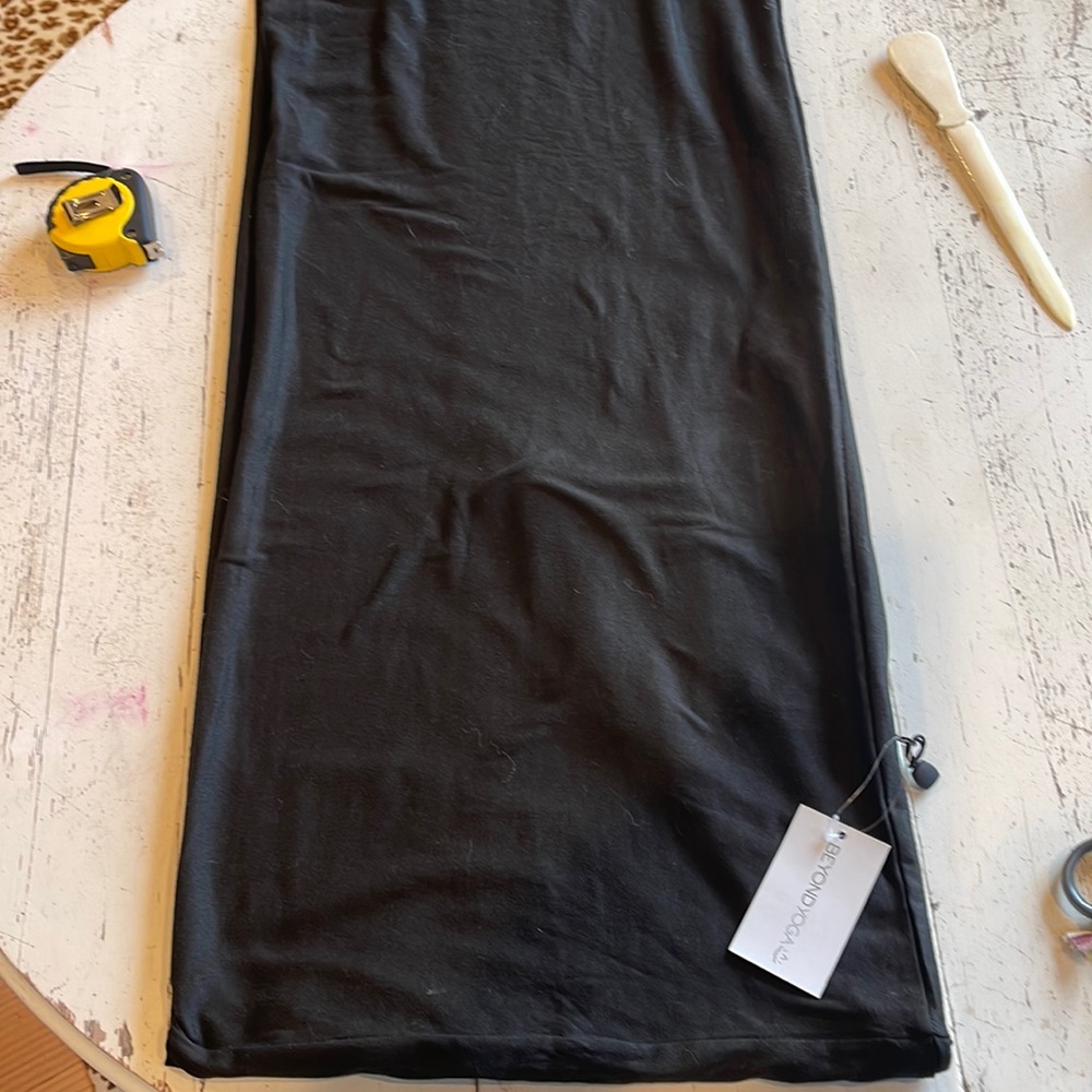 Beyond Yoga NWT pocket infinity black scarf